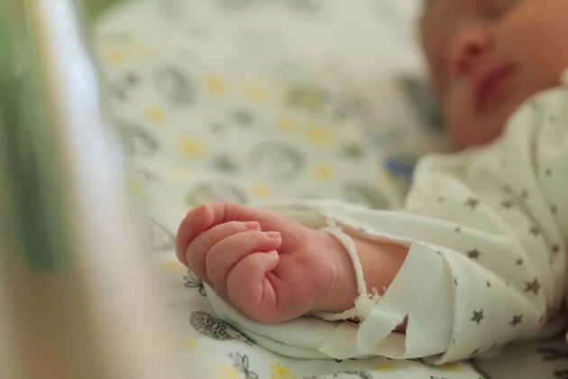 В Балакове молодую мать осудили за внезапную смерть трёхмесячной девочки во сне