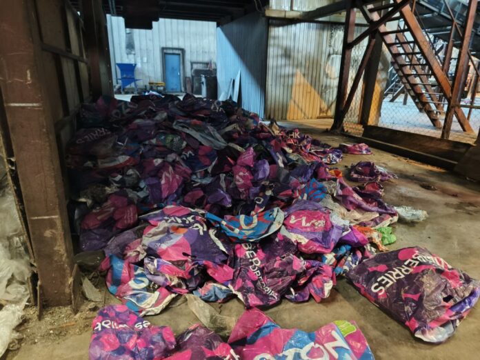 6af53749-c95d-4a82-8879-00770a5d8787