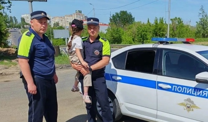 policzejskie-nashli-poteryavshuyusya-devochku