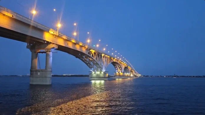 мост